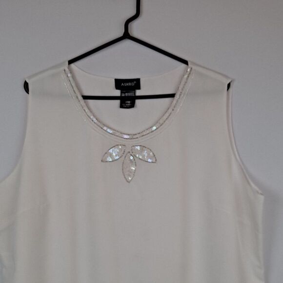 Ashford ladies Sleeveless Blouse NWOT - Picture 2 of 11